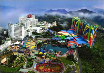 Dans quel pays se trouve le First World Hotel, le plus grand hôtel en nombre de chambres ?