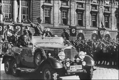 Quel pays est annexé par l'Allemagne en 1938 ?