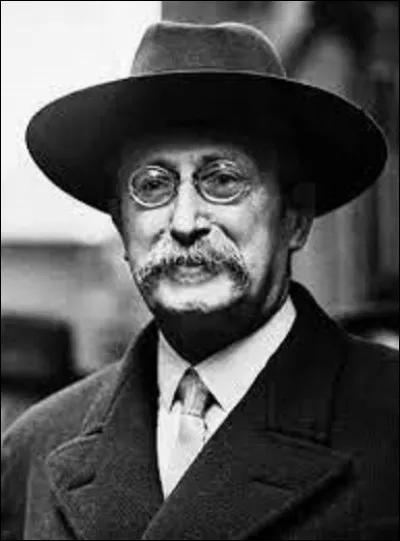 Léon Blum est un homme politique qui est né à Paris en 1872 et mort à Jouy-en-Josas, en 1950. Ayant occupé plusieurs postes ministériels, il fut nommé président du Conseil de juin 1936 à juin 1937, puis de mars à avril 1938. Traduit en justice par le régime de Vichy en 1942, il fut déporté jusqu'en 1945 dans un camp de concentration. Lequel ?
