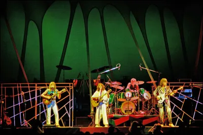 Au cours de son histoire longue de plus d'un demi-siècle, combien de musiciens le groupe a-t-il comptés dans ses différentes formations ?