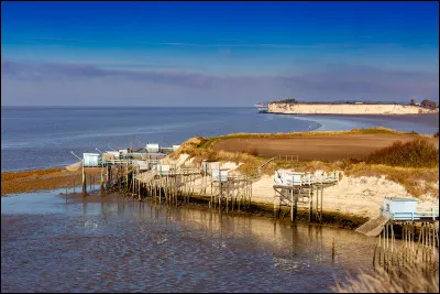 Quels cours d'eau forment l'estuaire de la Gironde qui débouche sur l'océan Atlantique ?
