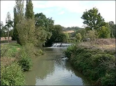 Quelle rivière prenant sa source sur le plateau de Lannemezan est un affluent de la rive gauche de la Garonne ?