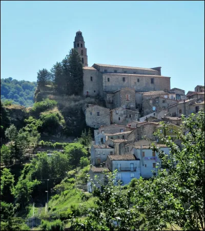 Le chef-lieu de la région italienne de la Basilicate est Tarente.