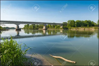 Le PÔ est le plus long fleuve d'Italie.