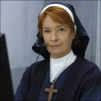 Quelle actrice incarne le rôle de Sur Thérèse dans la série télévisée "SoeurThérèse.com" ?