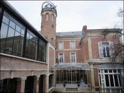 Dans quelle ville se trouve la maison de Jules Verne, où il a écrit la plupart de ses romans et où il a passé une grande partie de sa vie ?