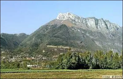 Cette commune de Savoie, située dans la vallée de l'Isère, au pied de la dent d'Arclusaz, c'est Saint ... d'Albigny.