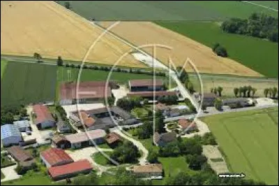 Village de l'aire d'attraction Châlonnaise, sur les bords de la Coole, Faux-Vésigneul se situe dans le département ...