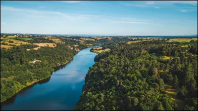 Parmi ces rivières, laquelle ne se jette pas dans la Loire ?
