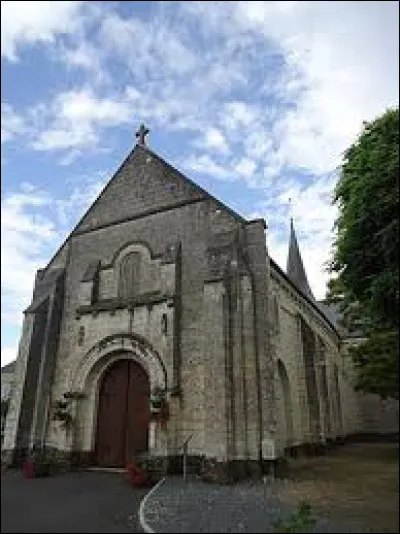 Village des Pays-de-la-Loire, dans l'arrondissement de La Flèche, Coulangé se situe dans le département ...