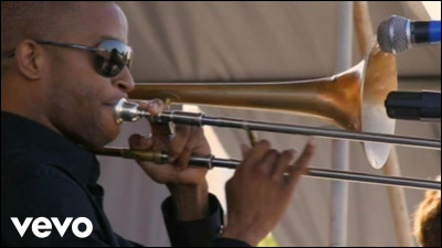 Le trombone est un instrument à vent.