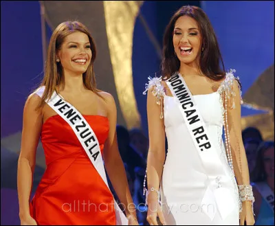 Combien de fois le Venezuela et la République dominicaine se sont retrouvés ensemble dans le top 3 ?