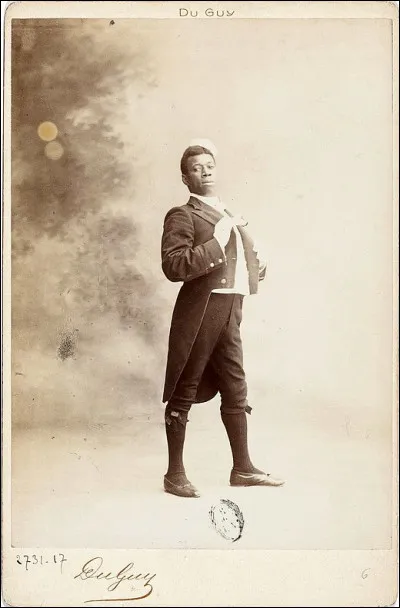 Avant de devenir l'un des premiers clowns noirs de l'histoire, Rafaël Padilla, alias "Chocolat", était un...