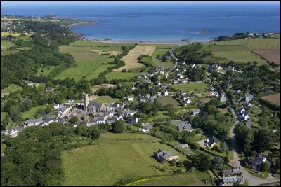 Cette commune du Finistère, située sur la côte, au nord de Morlaix, c'est Saint ... du Doigt