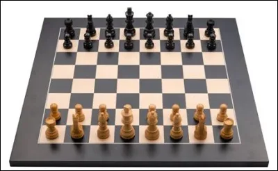 Une partie d'échecs commence par le déplacement d'un pion...