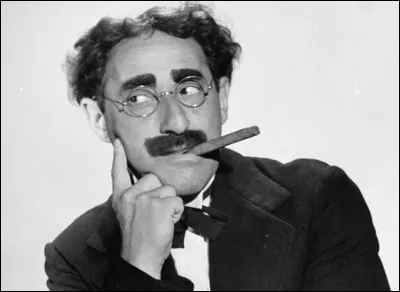 Qui est cet acteur et humoriste américain, auteur de cette citation : ''La queue de pie, comme son nom l'indique, vous fait une réputation de drôle d'oiseau'' ?