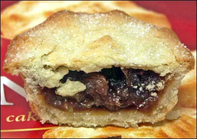 De quel pays est originaire le ''mince-pie'', petit gâteau chaud et sablé, fourré, consommé lors des fêtes de fin d'année ?