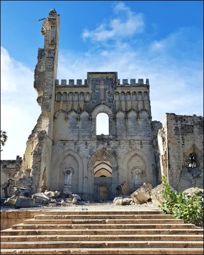 Mon premier est indispensable pour former une phrase.
Mon second est le symbole chimique du gallium.
Mon troisième est un plat, en anglais.
Mon quatrième est un liquide indispensable à la survie de tout être humain.
Mon tout est le nom d'une capitale africaine.
Dans quel pays se situe la capitale en question ?