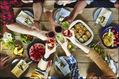 Tes amis seront chez toi dans trente minutes, que fais-tu ?