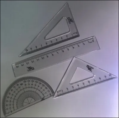 Vrai ou faux ? Une rectiligne infinie s'appelle une droite.