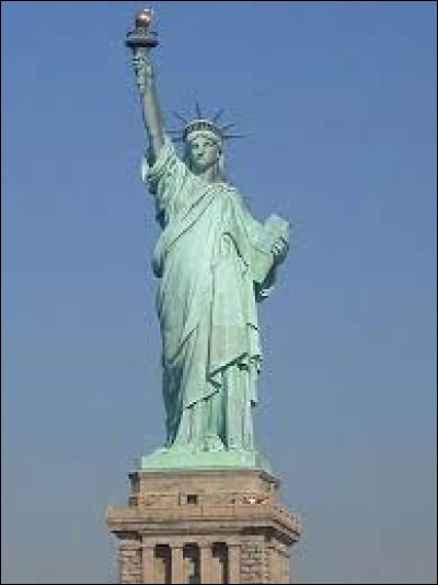 Ce magnifique monument appelé "La statue de la Liberté" se situe en Espagne.