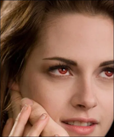 Qui a transformé Bella en vampire ?