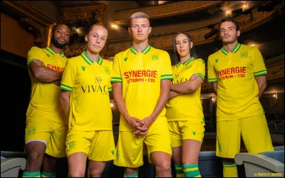 En terme de maillots, en as-tu ?