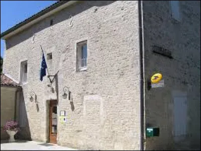 Village Charentais, Mareuil se situe en région ...