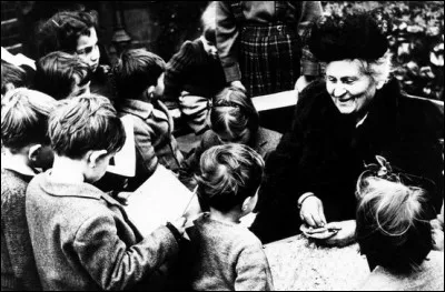 Qui est cette pédagogue italienne dont les recherches sont toujours appliquées dans certaines écoles de nos jours ?