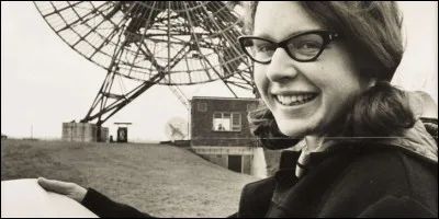 Qui est cette astrophysicienne qui a découvert la première le Pulsar en 1967 ?