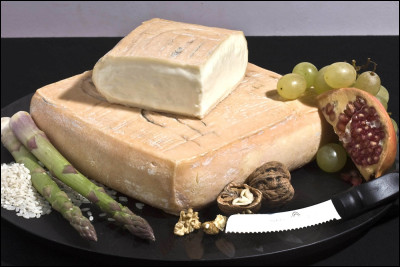 De quelle région d'Italie vient ce fromage au lait de vache appelé taleggio ?
