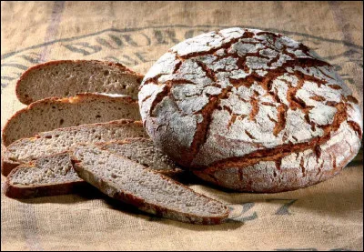 C'est un pain robuste, au cur moelleux, à la croûte dorée et croustillante. C'est...