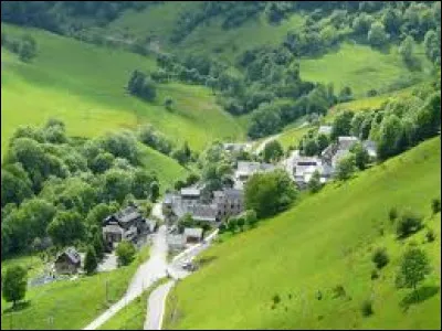 Direction maintenant la région Occitanie et Bourg-d'Oueil. Petit village de 10 habitants traversé par le Neste d'Oueil, dans l'arrondissement de Saint-Gaudens , il se situe dans le département ...
