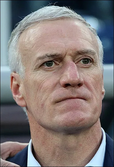 Poursuivons avec la vingt-troisième personnalité préférée des Français, Didier Deschamps. Dans quel club de football jouait-il en 1992 ?
