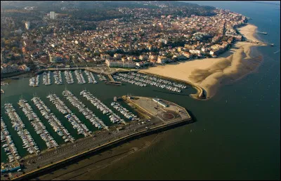 Où se situe Arcachon ?
