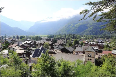 Où se situe Samoëns ?