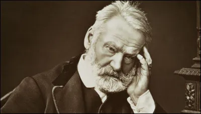 On a mis Victor au parfum ! Mais que fait-il pour parvenir à sa gloire ?