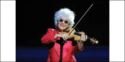 Voilà la rockeuse de diamant ! Que dire de son homonyme ?