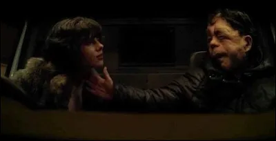 Des hommes disparaissent à cause d'une extraterrestre dans...