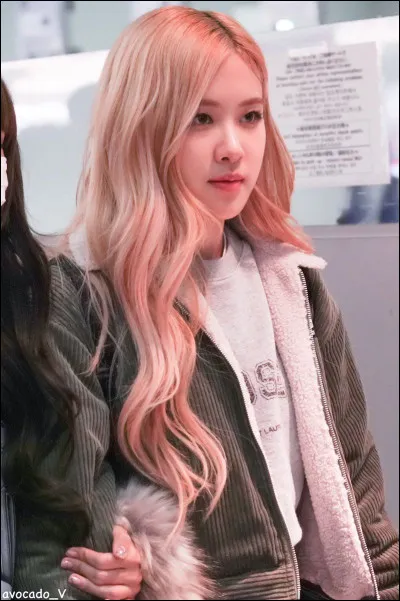 Choisis une couleur de cheveux. 2