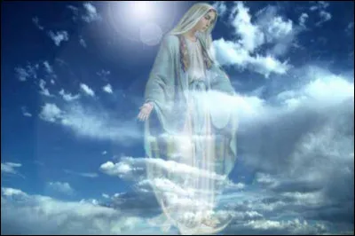 Quel est le nom de la croyance catholique selon laquelle la Vierge Marie est montée au ciel ?