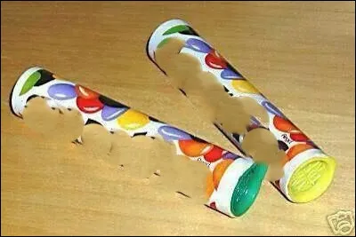 Quelles petites billes au goût chocolaté étaient dans une petite boîte en carton ?