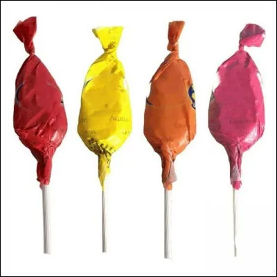 Quelle est la marque associée aux sucettes plates allongées avec un emballage en papillote ?