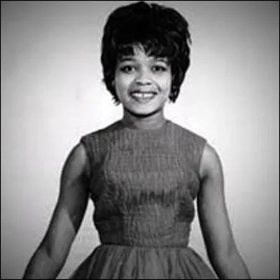 Quelle chanteuse australienne a connu le succès au début de sa carrière avec une reprise du titre "The Loco-Motion" de Little Eva ?