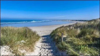 Quelle baie s'étend entre la pointe du Raz et celle de Penmarc'h ?