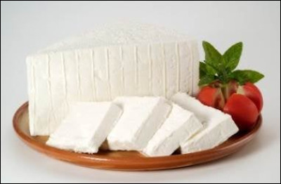 Quel fromage grec est utilisé surtout en cuisine ou en amuse-gueule, en petits cubes ?