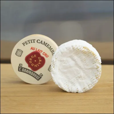 Quand est né le célèbre camembert de Normandie, un des symboles de la gastronomie française ?