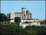 Un peu mdival, un peu classique, le chteau est le plus bel ornement de l'ancienne bastide. En plus 4 muses donnent des informations sur la palontologie, la vigne et le vin, le grain, les arts .