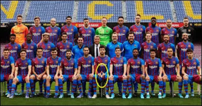 Quel est le nom de ce club de Barcelone ?