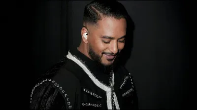 Qui est la chanteuse avec qui il chante souvent ?